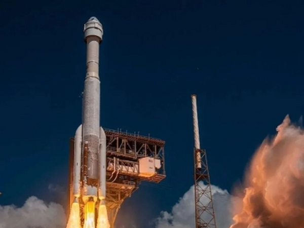 波音公司“星际客船”首次执行载人任务